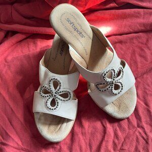 Soft Spots Bone-Colored Leather Wedge Sandals w/ Flower Cut-Out Design Size 10WW